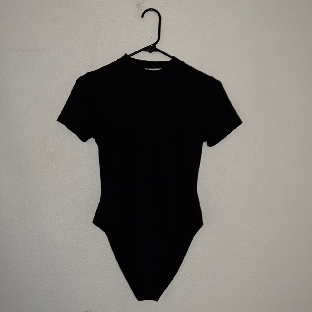 Ribbed Black Short Sleeve Body Suit